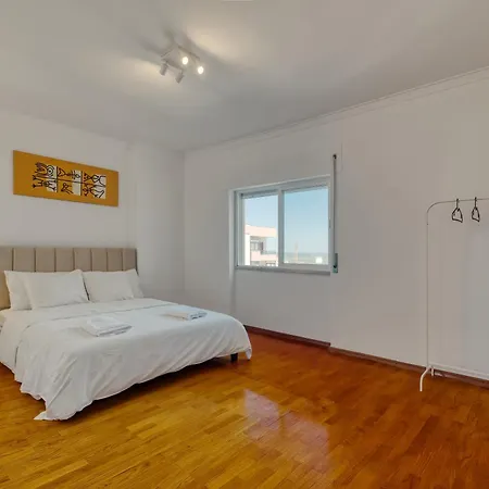 Duplo Com Vista Rio Num Partilhado Quarto em Acomodações Particulares *